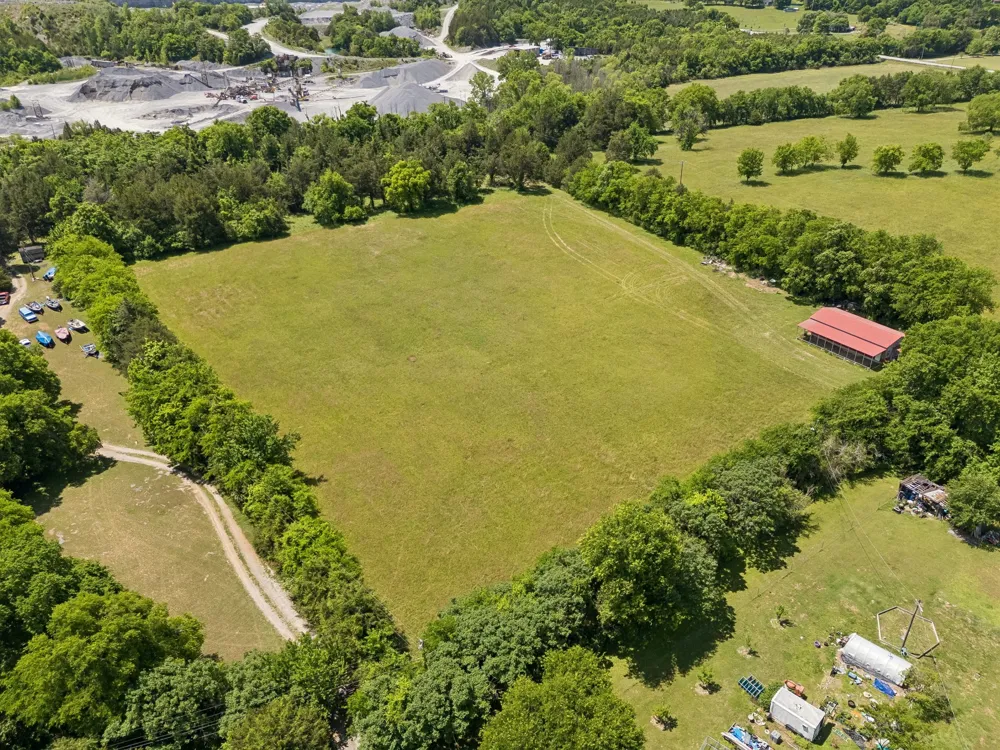 27 Clark Mill Rd Fayetteville, TN 37334