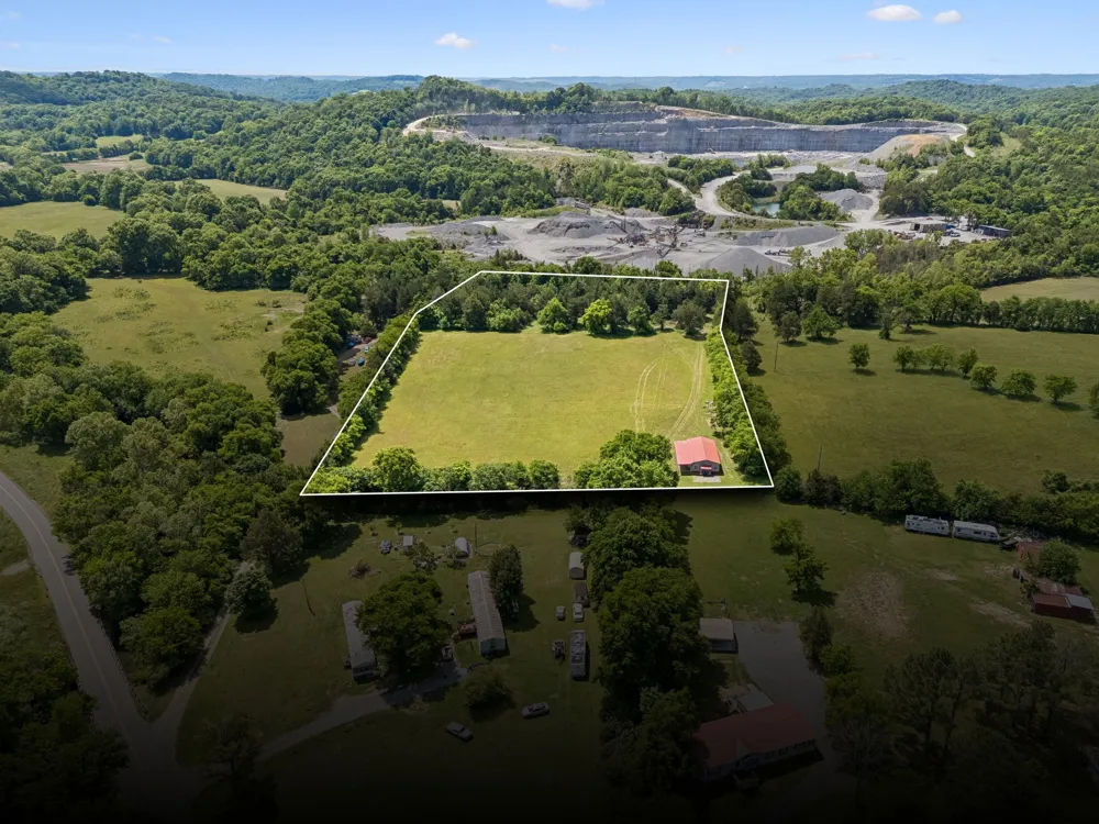 27 Clark Mill Rd Fayetteville, TN 37334