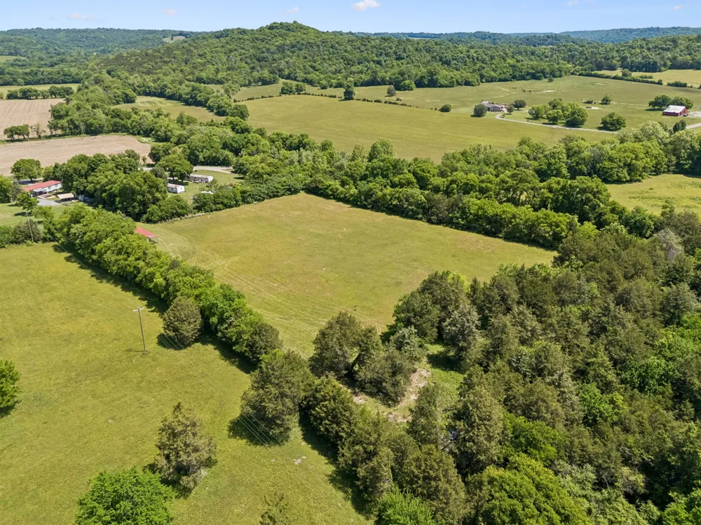27 Clark Mill Rd Fayetteville, TN 37334