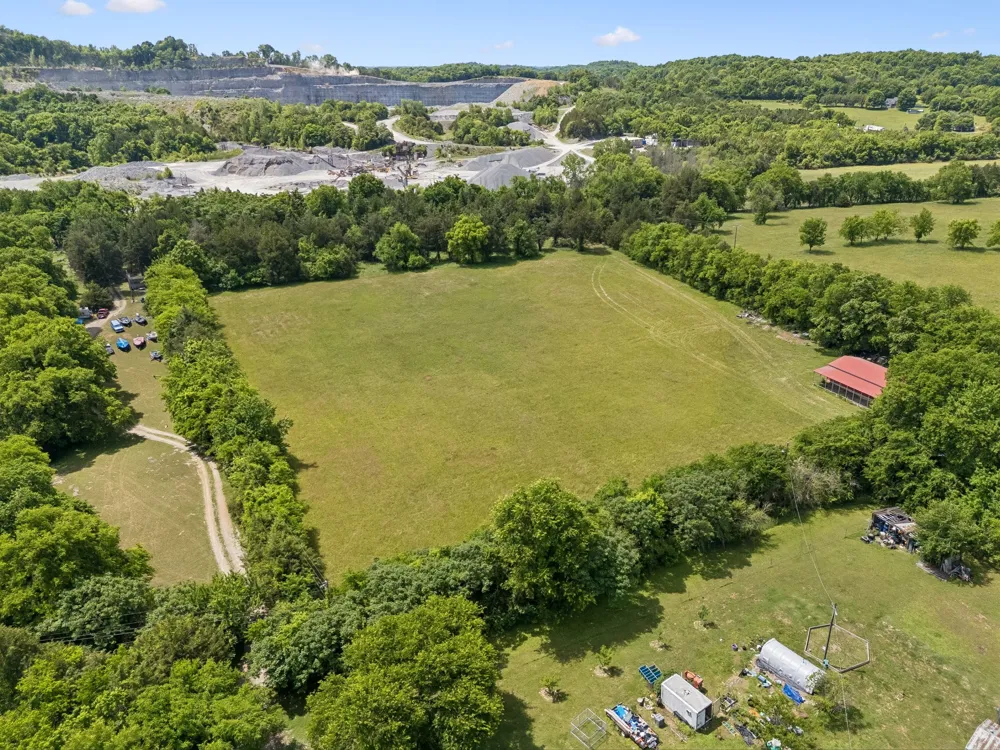 27 Clark Mill Rd Fayetteville, TN 37334