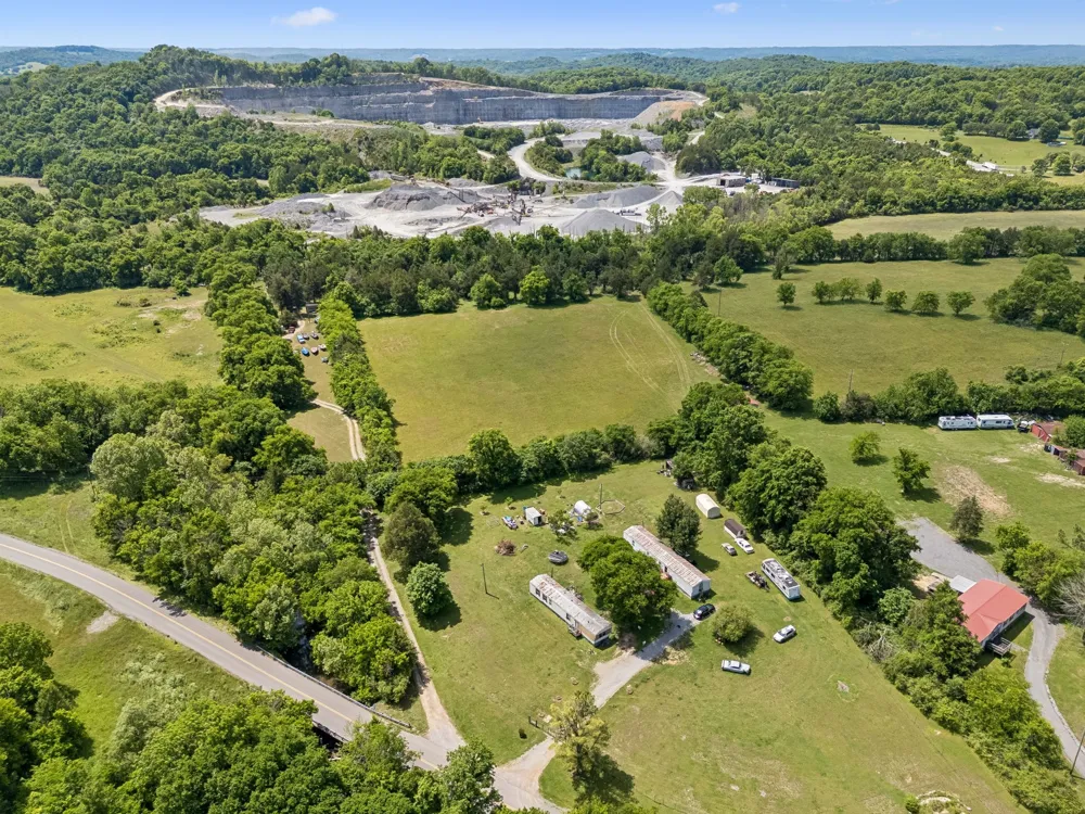 27 Clark Mill Rd Fayetteville, TN 37334