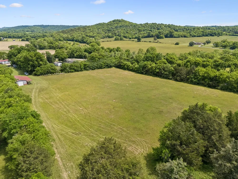 27 Clark Mill Rd Fayetteville, TN 37334