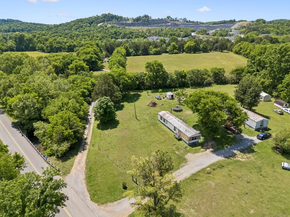 27 Clark Mill Rd Fayetteville, TN 37334