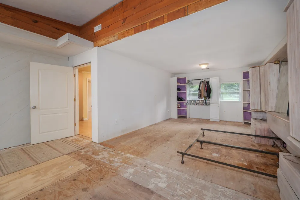 1791 Deer Creek Rd Linden, TN 37096
