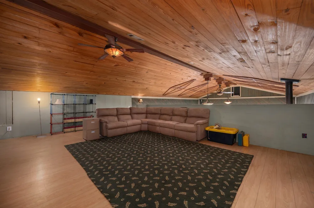1791 Deer Creek Rd Linden, TN 37096