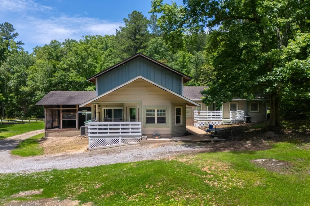 1791 Deer Creek Rd Linden, TN 37096