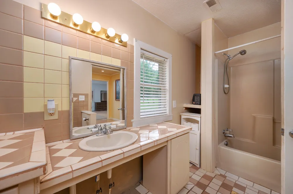 1791 Deer Creek Rd Linden, TN 37096