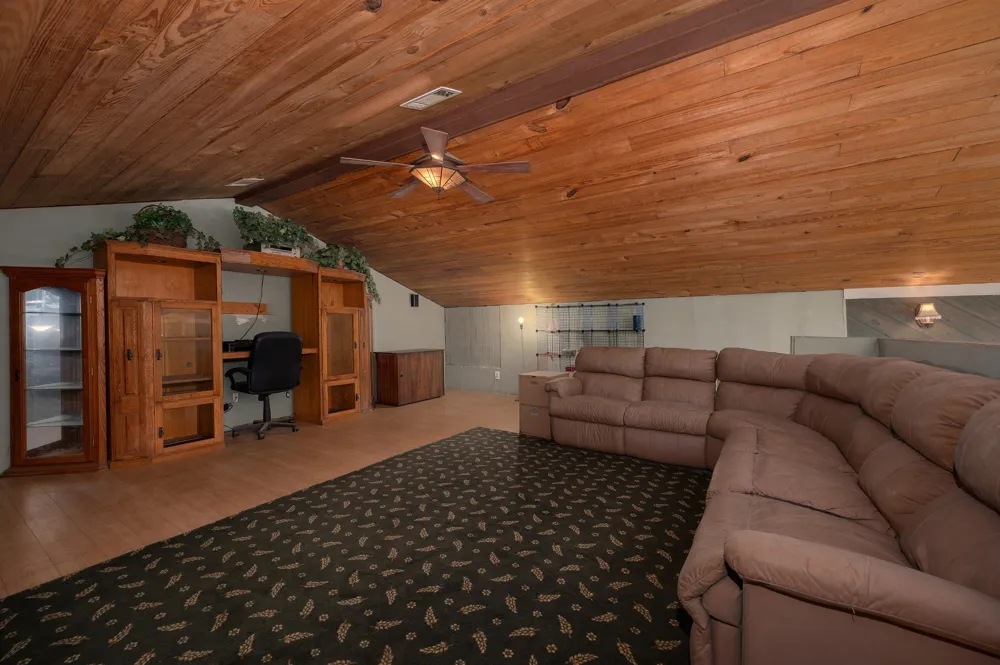 1791 Deer Creek Rd Linden, TN 37096