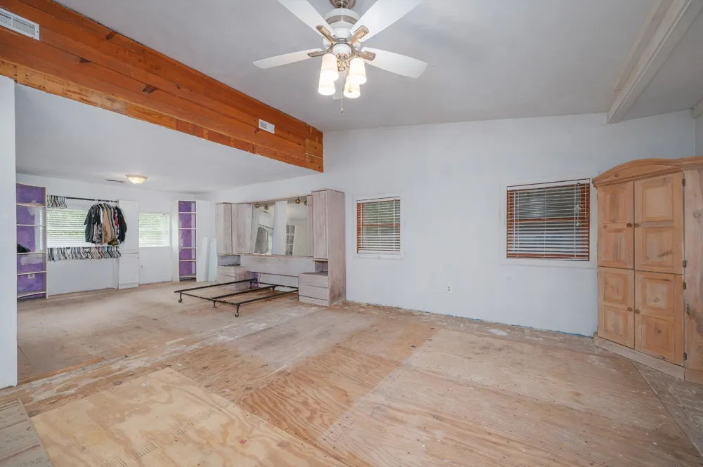 1791 Deer Creek Rd Linden, TN 37096