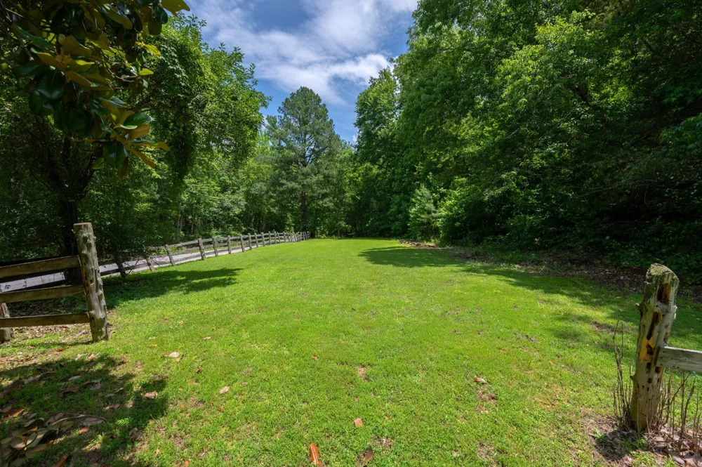 1791 Deer Creek Rd Linden, TN 37096