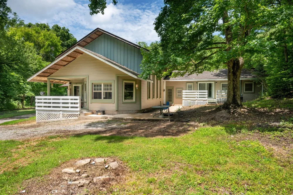 1791 Deer Creek Rd Linden, TN 37096