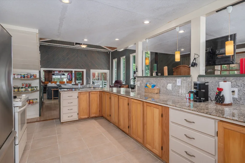 1791 Deer Creek Rd Linden, TN 37096