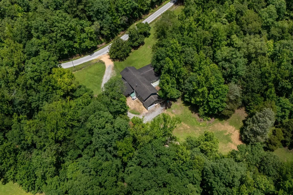 1791 Deer Creek Rd Linden, TN 37096