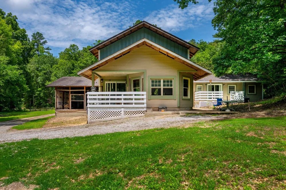 1791 Deer Creek Rd Linden, TN 37096