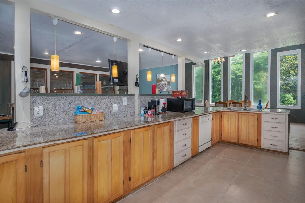 1791 Deer Creek Rd Linden, TN 37096