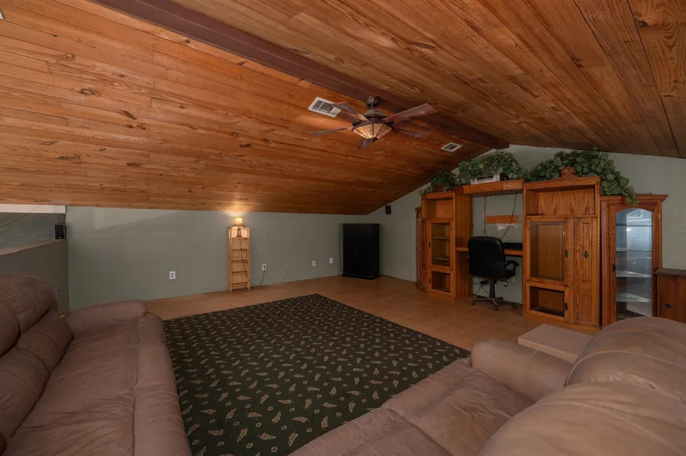 1791 Deer Creek Rd Linden, TN 37096