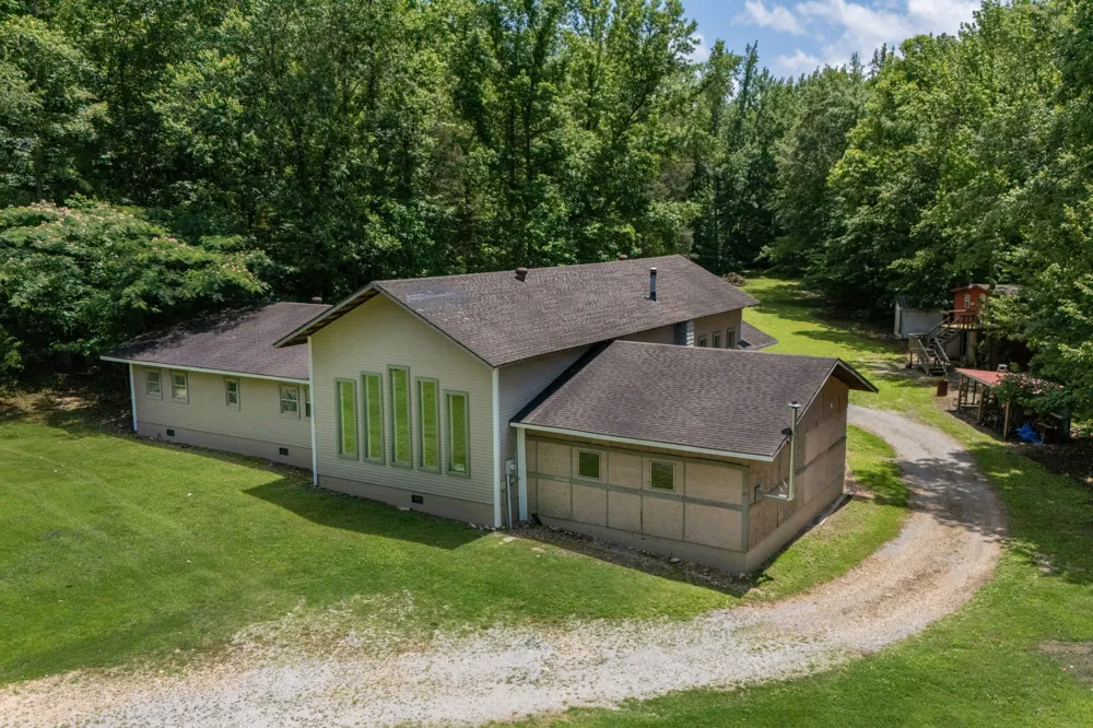 1791 Deer Creek Rd Linden, TN 37096