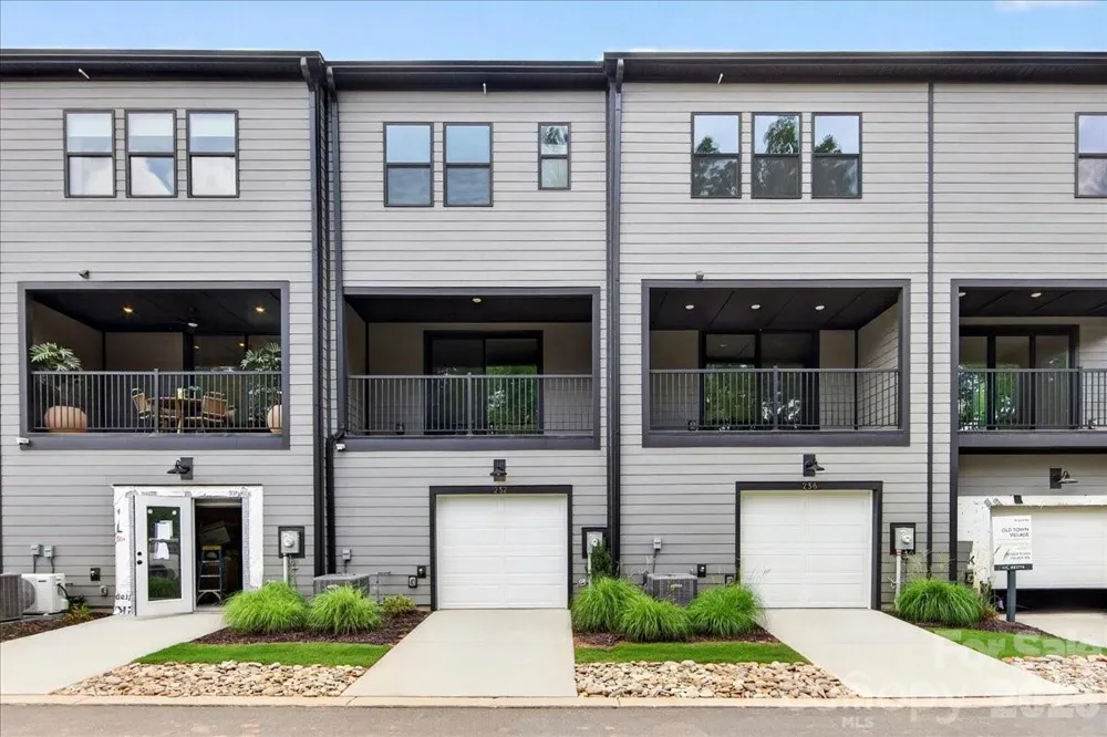 232 Old Town Village Road Waxhaw, NC 28173