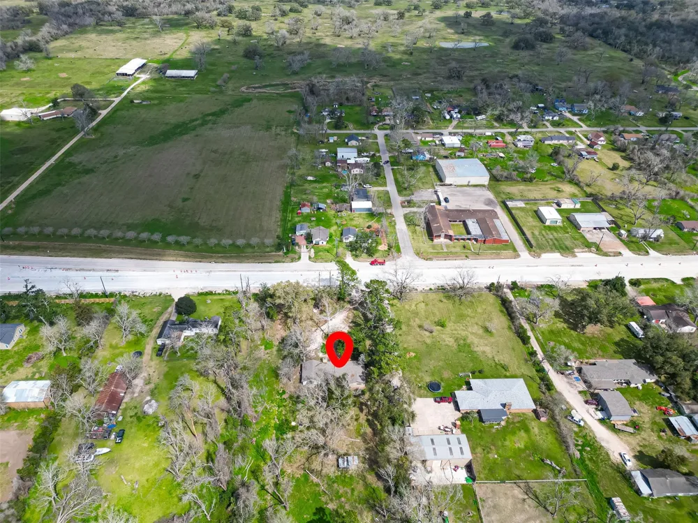 7411 Highway 36 Jones Creek, TX 77541