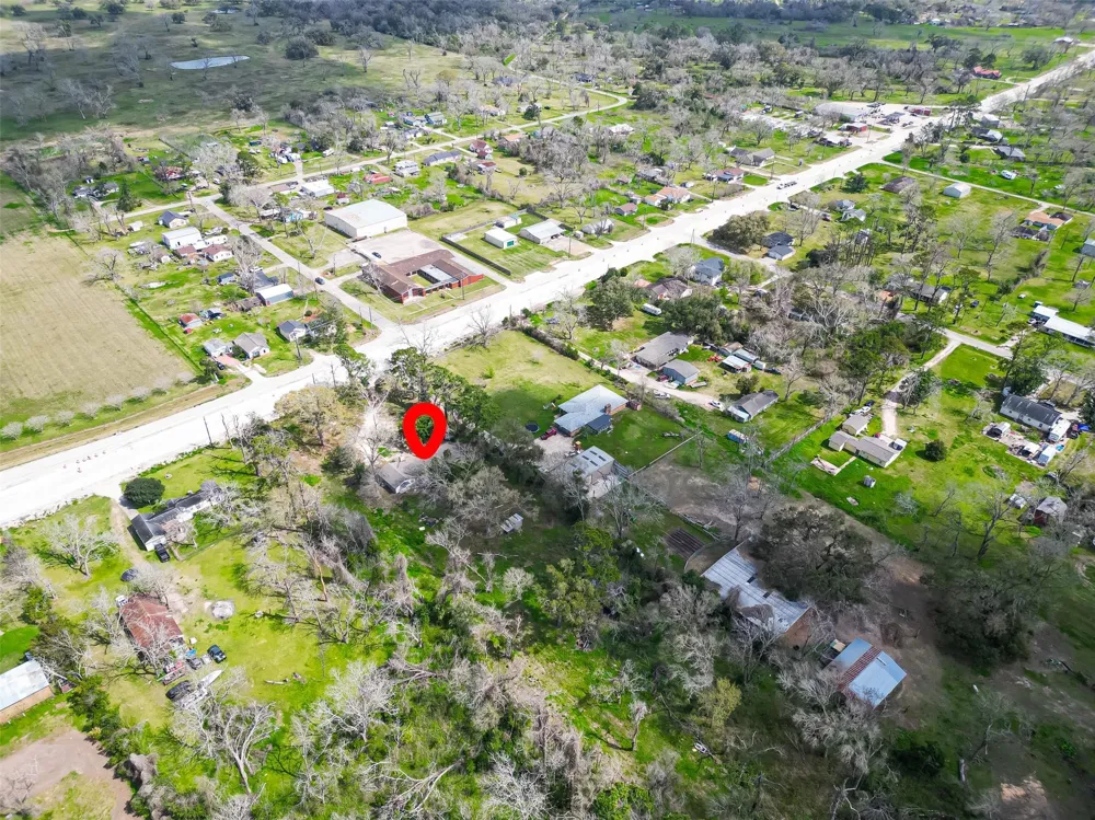 7411 Highway 36 Jones Creek, TX 77541