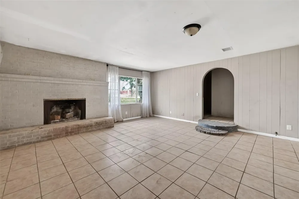 7411 Highway 36 Jones Creek, TX 77541