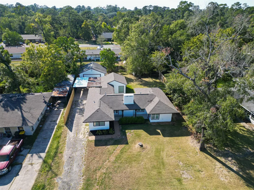 1609 Pacific Street Conroe, TX 77301