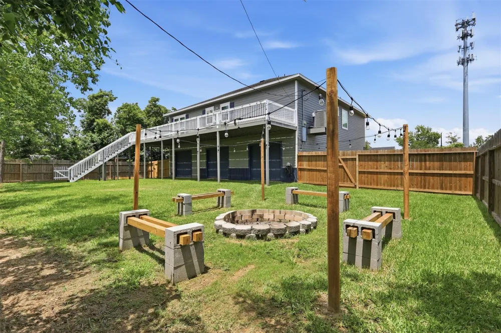 613 Oakdale Street La Porte, TX 77571