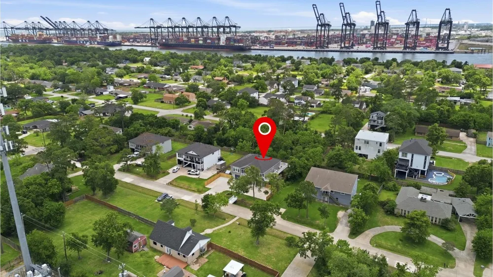 613 Oakdale Street La Porte, TX 77571