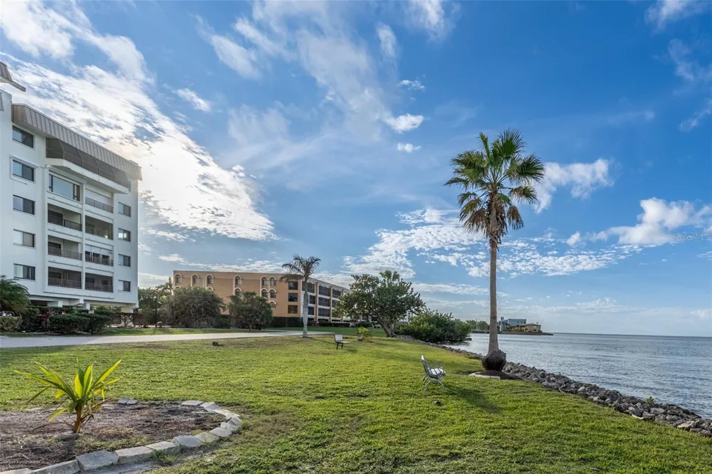 1477 PARK BEACH CIRCLE #11 Punta Gorda, FL 33950