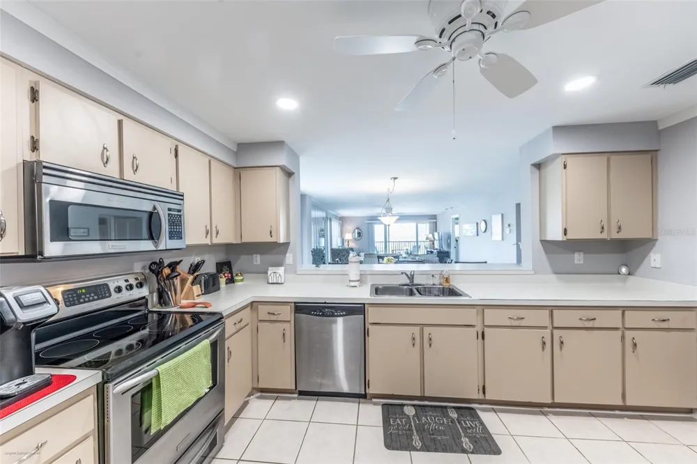 1477 PARK BEACH CIRCLE #11 Punta Gorda, FL 33950