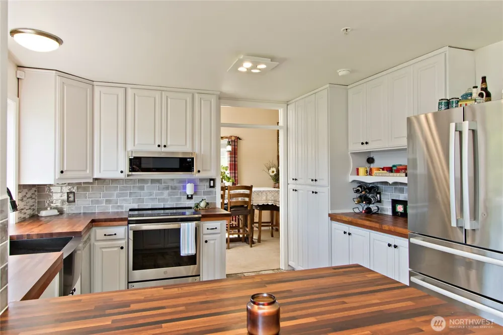 32421 Whitman Lake Drive E Graham, WA 98338