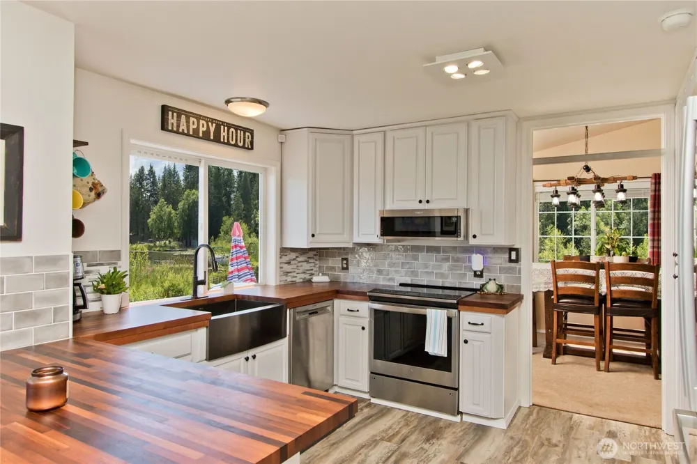32421 Whitman Lake Drive E Graham, WA 98338