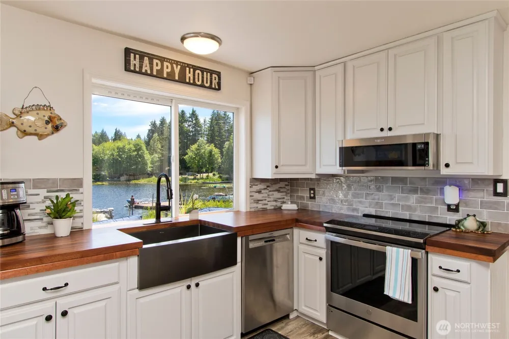 32421 Whitman Lake Drive E Graham, WA 98338