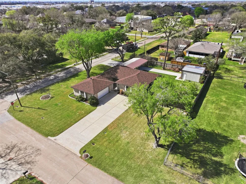 815 Wisconsin Street South Houston, TX 77587