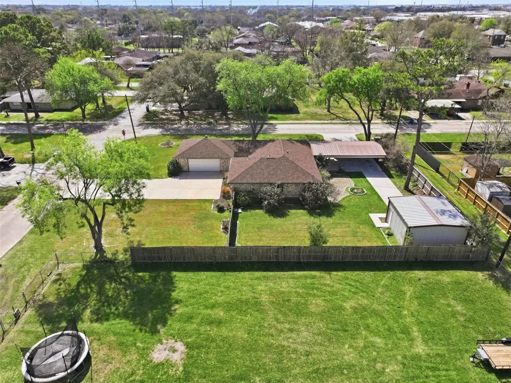 815 Wisconsin Street South Houston, TX 77587