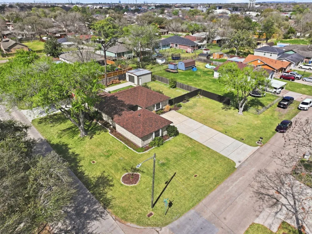 815 Wisconsin Street South Houston, TX 77587