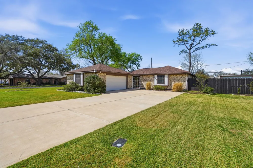 815 Wisconsin Street South Houston, TX 77587