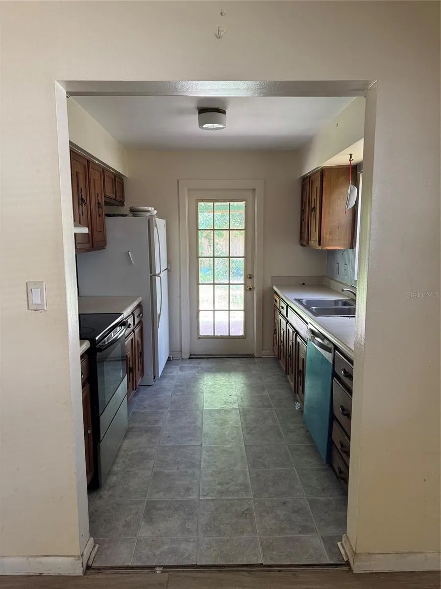 907 HYLAND SPRINGS DRIVE Ocoee, FL 34761