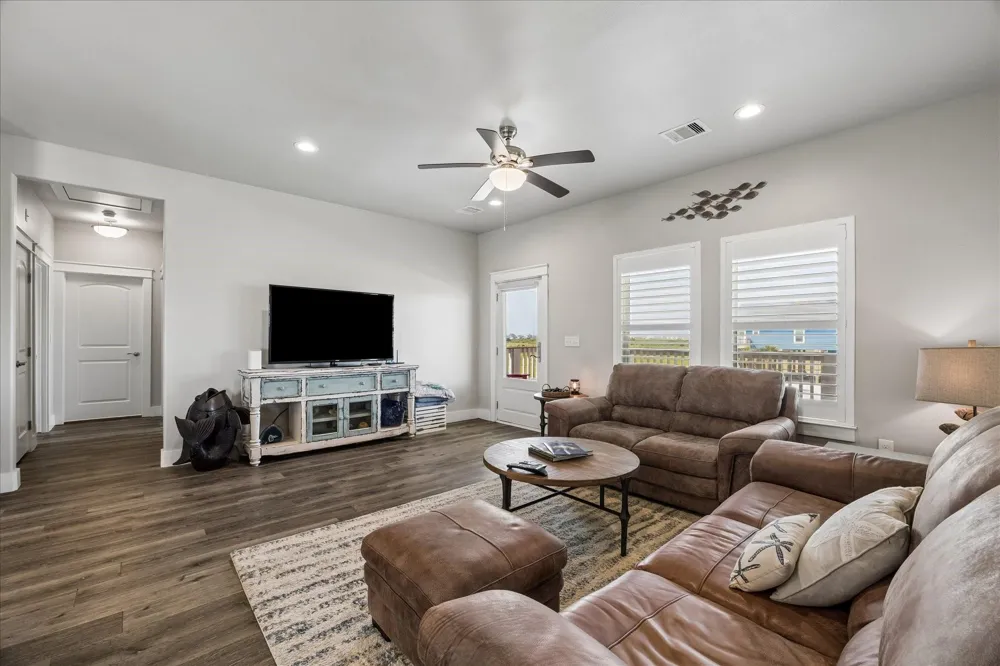 3811 Kiva Road Galveston, TX 77554