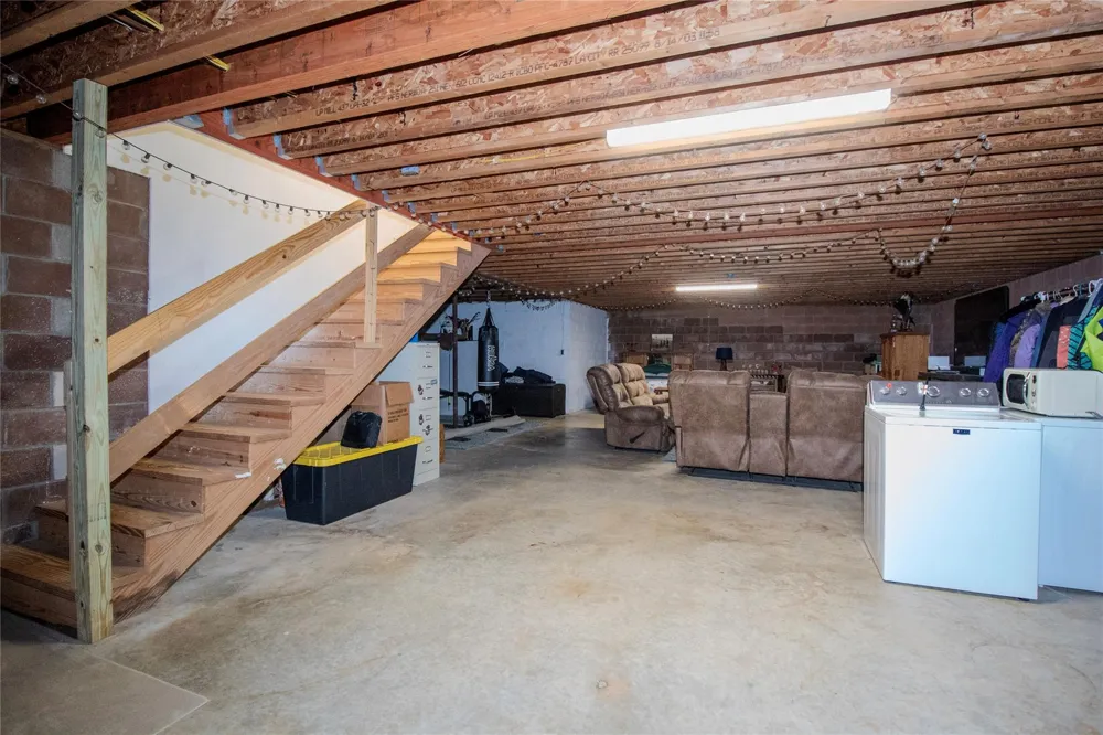 14285 S State Highway 19 Elkhart, TX 75839