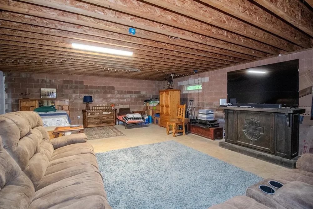 14285 S State Highway 19 Elkhart, TX 75839