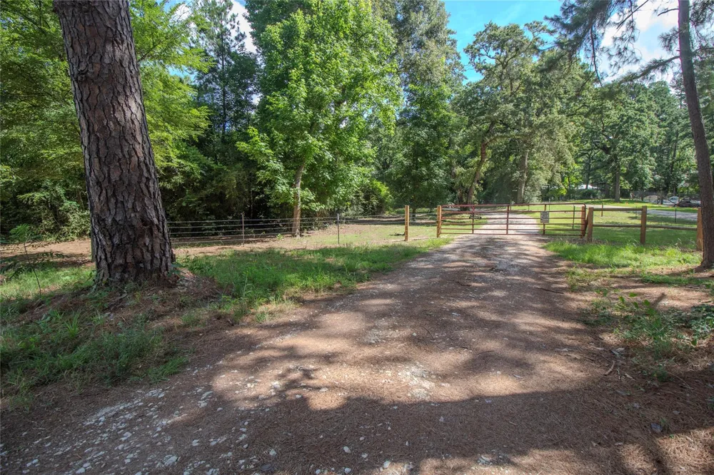 14285 S State Highway 19 Elkhart, TX 75839