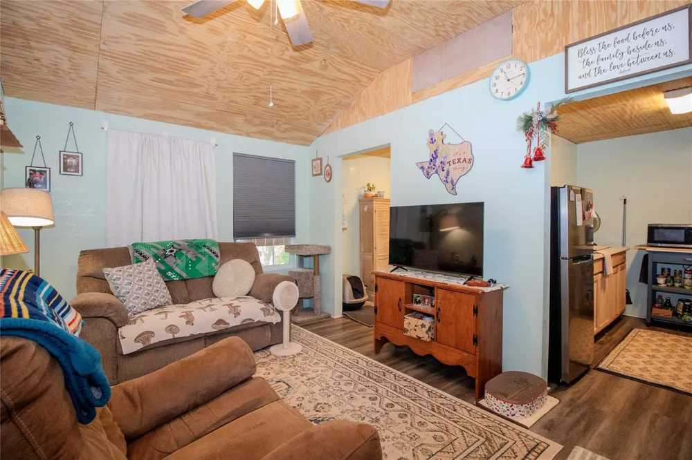 14285 S State Highway 19 Elkhart, TX 75839