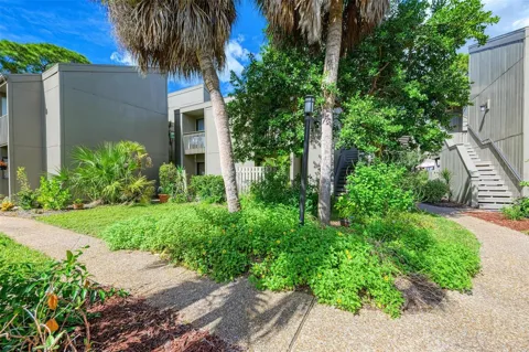 110 WOODLAND PLACE #110