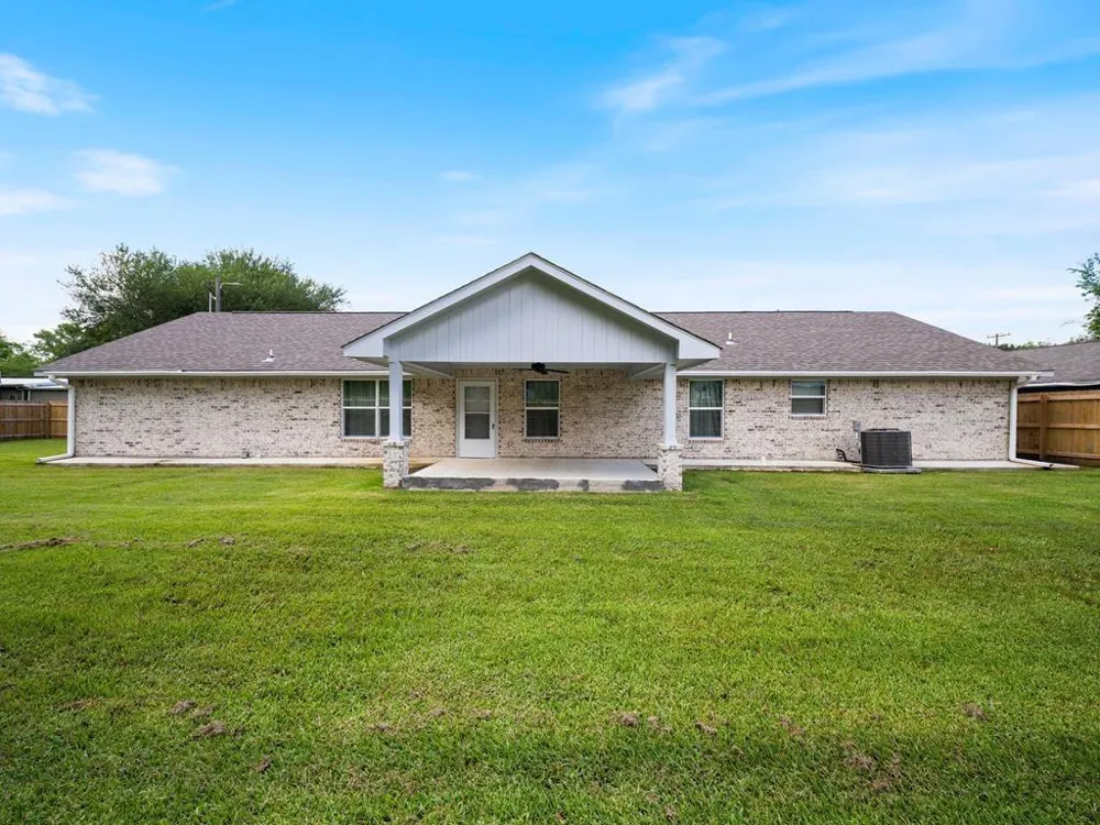 608 Hoo Hoo Avenue Lufkin, TX 75904