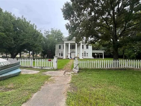 1792 Broadway Street