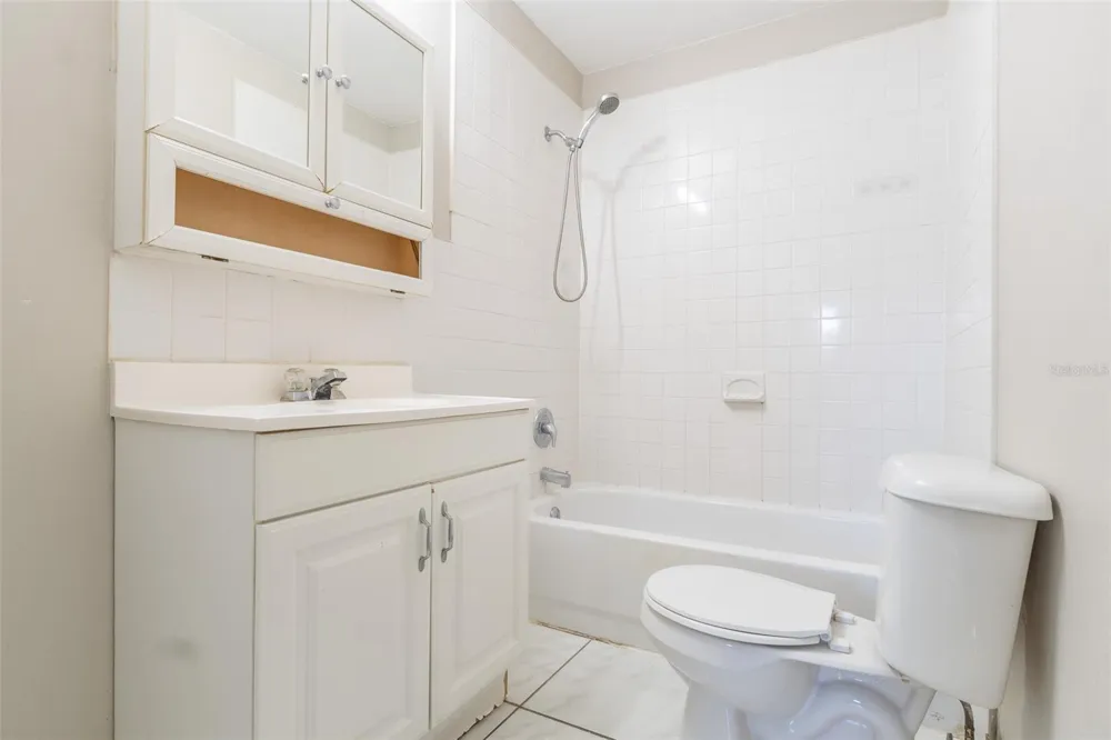 6001 CRESTRIDGE ROAD Tampa, FL 33634