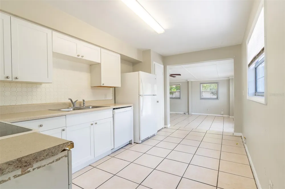 6001 CRESTRIDGE ROAD Tampa, FL 33634