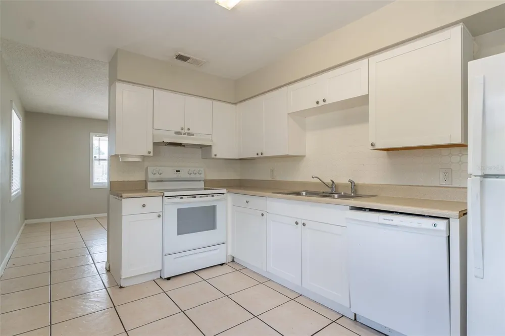 6001 CRESTRIDGE ROAD Tampa, FL 33634