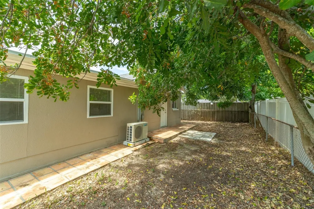6001 CRESTRIDGE ROAD Tampa, FL 33634